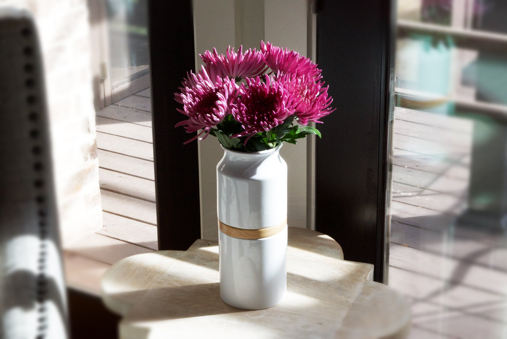 Pet urn with a vase