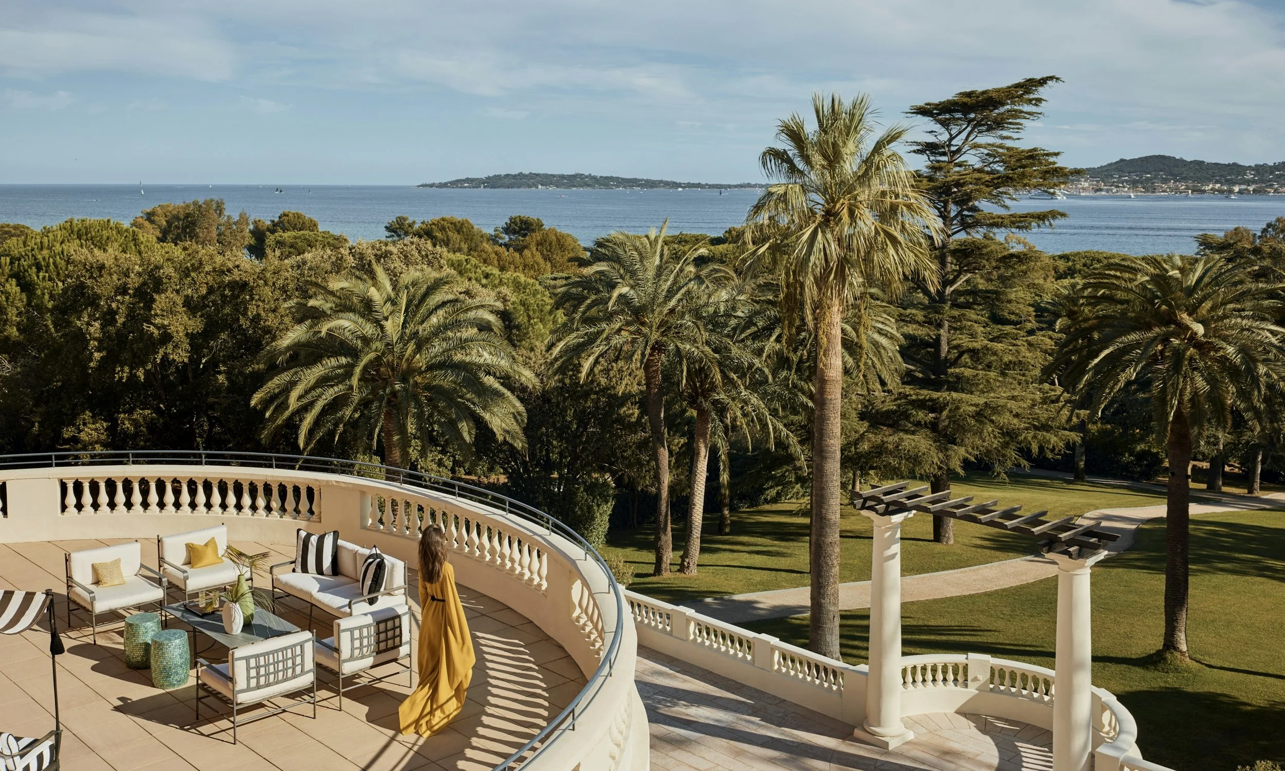 MM 25 Two Bedroom Suite Terrace with model view_Large.jpg