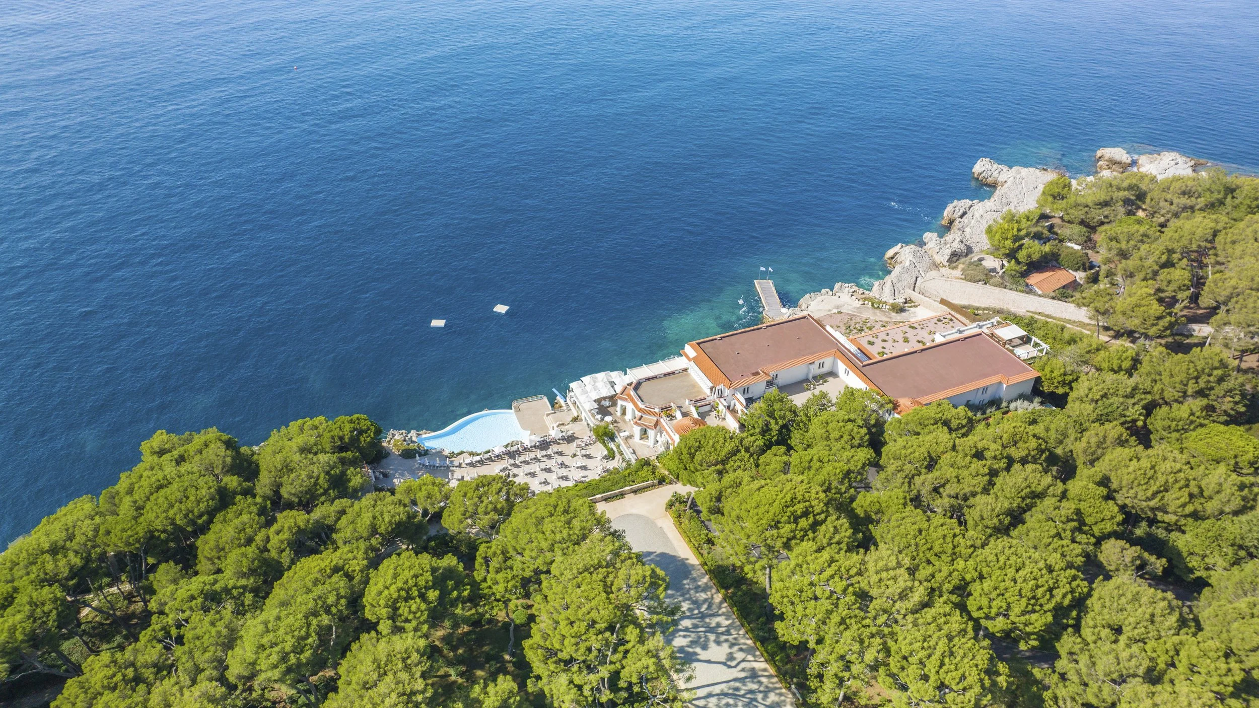 HDC_-_Eden-Roc_Pavilion_aerial_view.jpg
