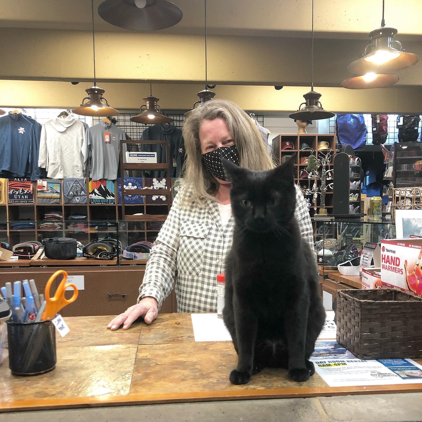 King &amp; Queen of Motherlode Retail 👑

@susan.shippey &amp; Tomahawk 🐱

Our spring sale along with our demo ski sale continue until the end of May! #powderhouseut #altaskiarea #saltlakecity #saleseason