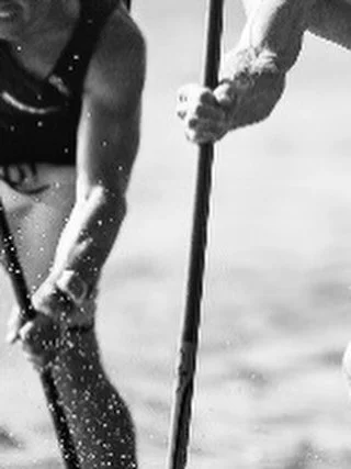 THE BOTTOM ARM 💪 &mdash; ELBOW

During a SUP stroke, the bottom arm isn&rsquo;t simply bending and straightening in a straight line.

At the elbow, flexion (bending) and extension (straightening) change the relationship between the upper arm and for