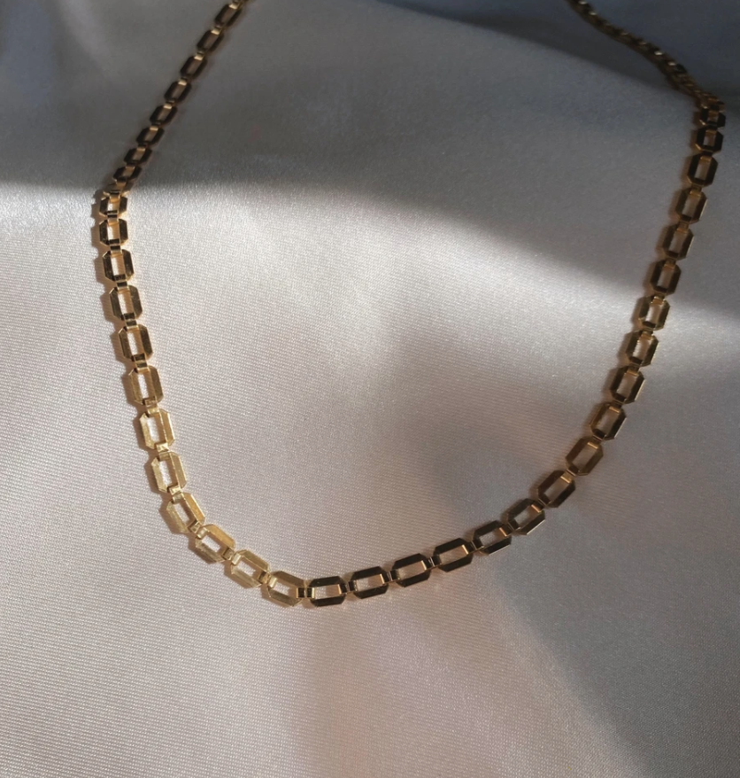 Leo Chain