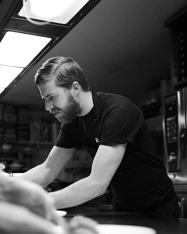 Full focus from @dominic_daumann (probably trying not to break another delicate potato ring) 🥔😉
&bull;
Thanks for all your hard work chef 🙌🏼
&bull;
&bull;
&bull;
&bull;
#chef #cheflife #teamwork #londonrestaurants #hospitality #finedining #servic