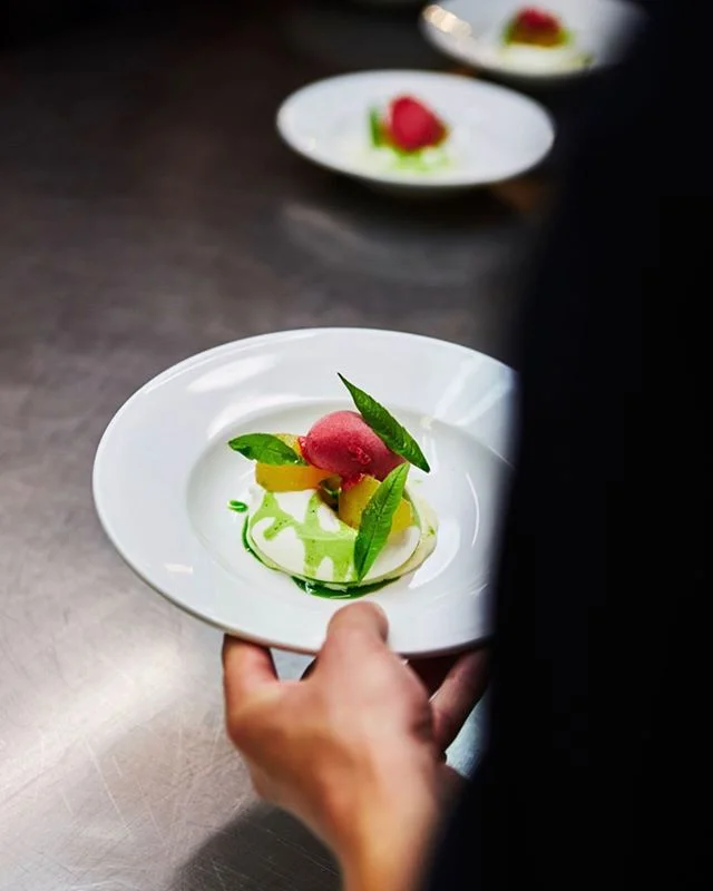 &lsquo;British Peach Melba&rsquo; 🍑
&bull;
White chocolate Chantilly, meringue, compressed peaches, lemon verbena, fennel oil and raspberry sorbet 👌🏻
&bull;
&bull;
&bull;
&bull;
#dessert #pastry #sorbet #meringue #peach #peachmelba #service #chef 