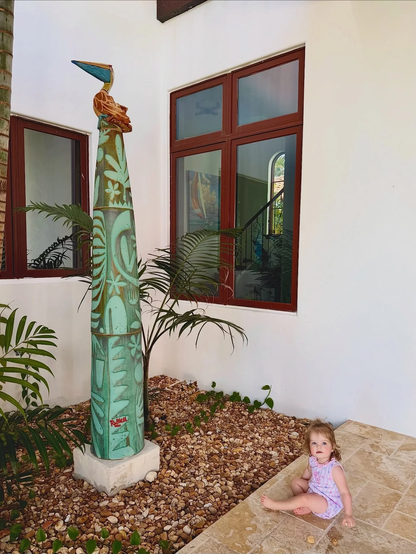 This beautiful picture was sent to me by a longtime patron come friend&hellip; an early advocate of my career in Key West.

It stirs a magnificent feeling inside. 

Here her granddaughter forms early ideas about the world, within the watchful view of
