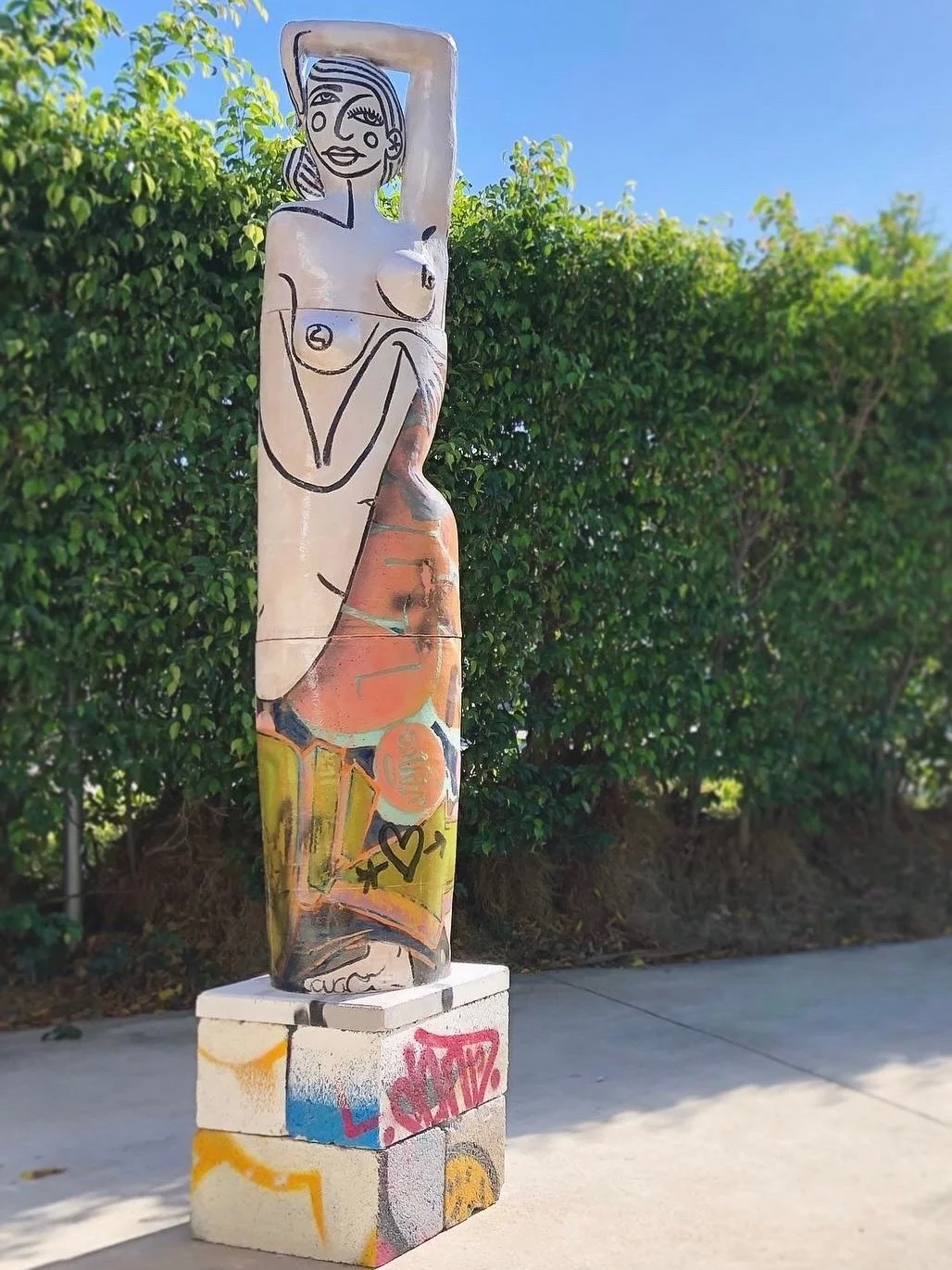 Weekend mood.

Let&rsquo;s fall in love, shall we?

🐅AR

#keywestpottery
#adamrussell