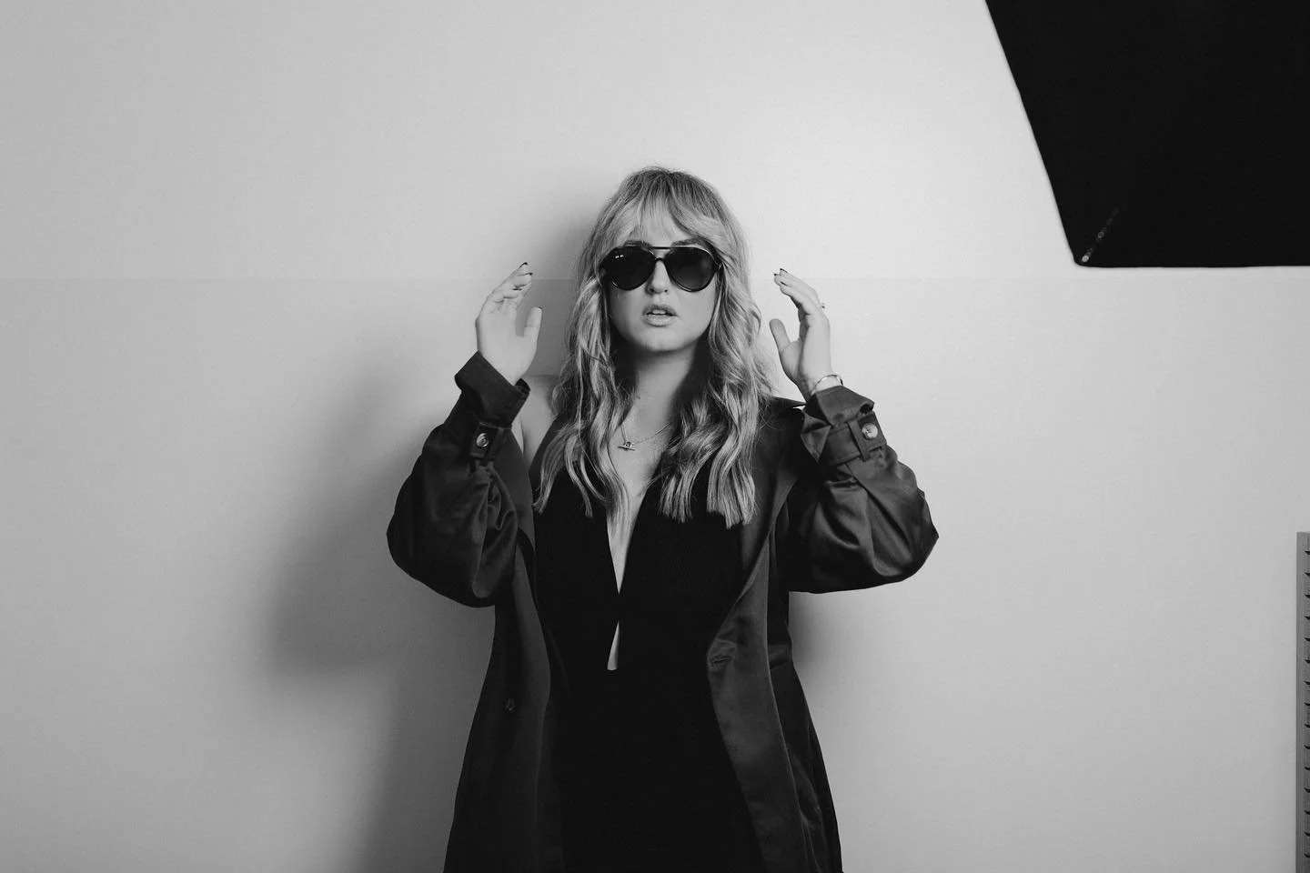 Throw your trench coat in the garbage, it&rsquo;s finally sunny in LA baby! #herecomesthesun☀️