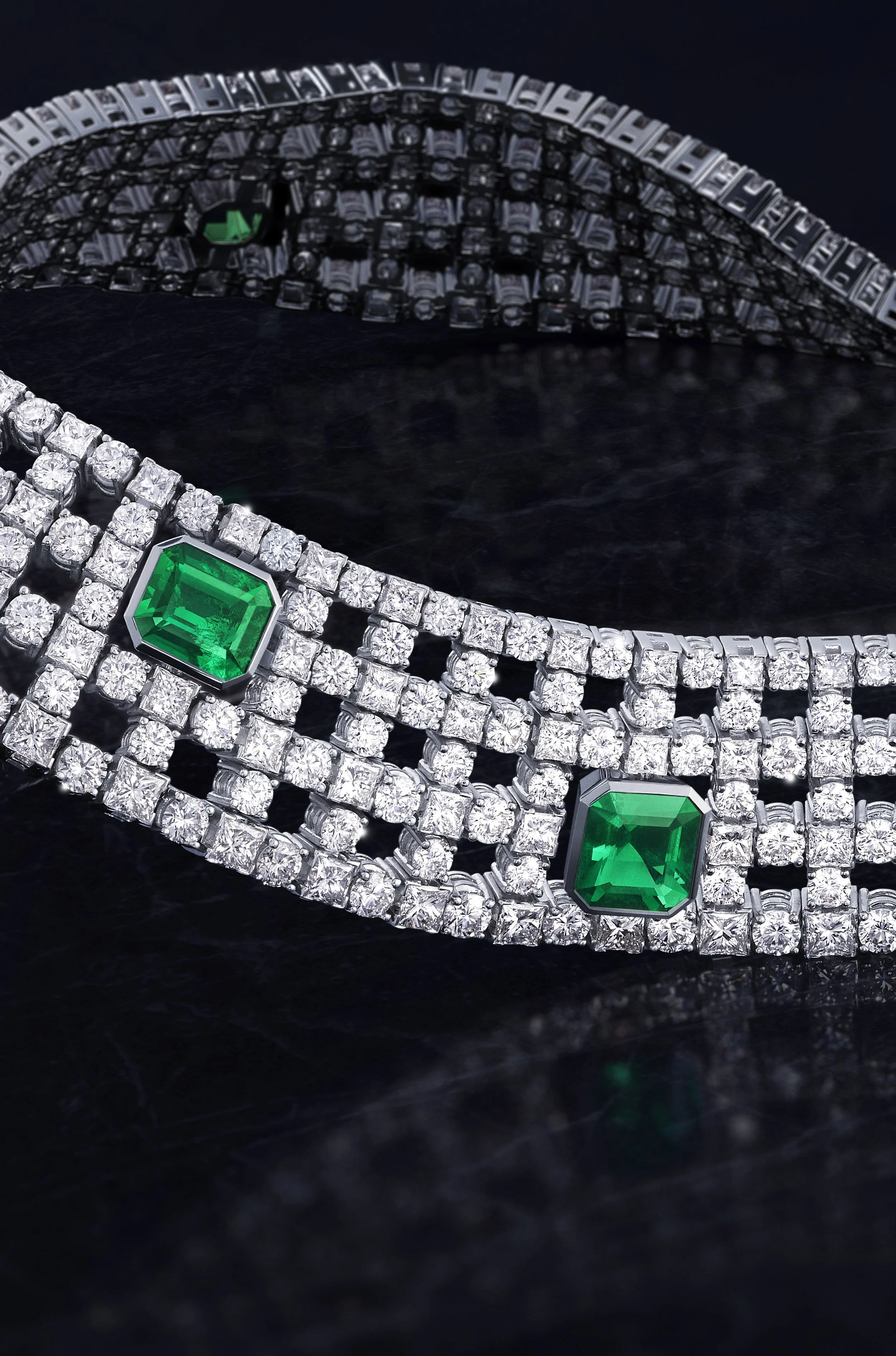 crop PRO00003887_230125_Bucherer_11_Necklace_Black_F4A.jpg