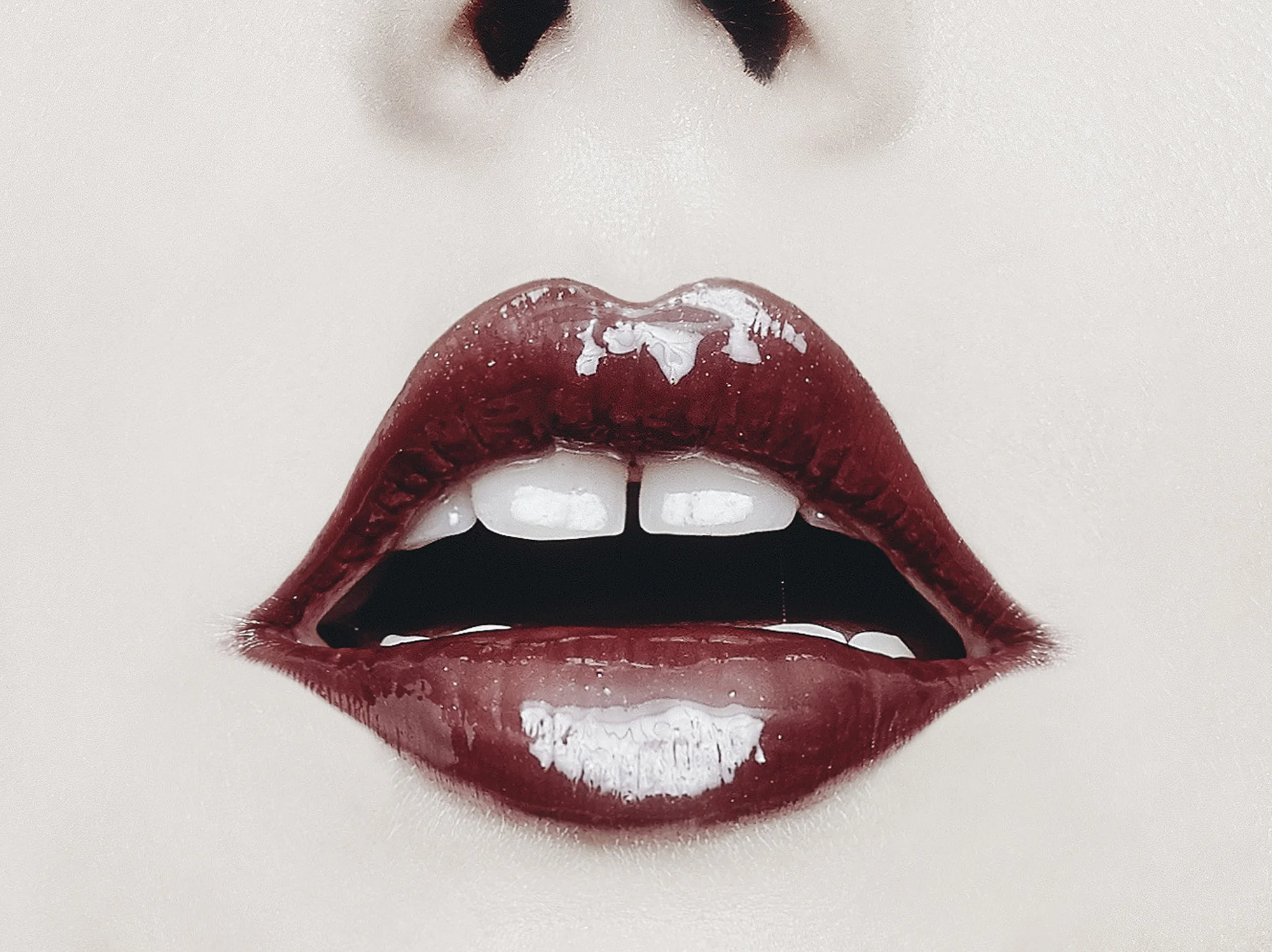 glossy lip.jpg