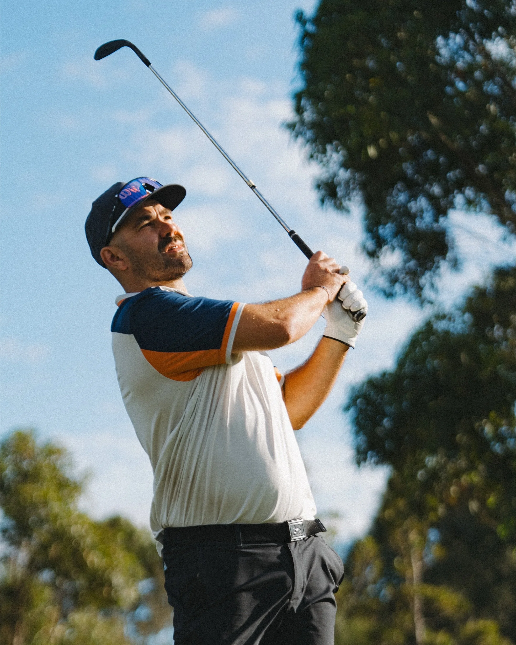 A fun golden hour shoot with @hackers_golfclub for @golfboxau . Not taking anything away from Sebbos golf game but the arvo light can make any golfer look amazing ☀️ The fresh kit helps also 💪🏻