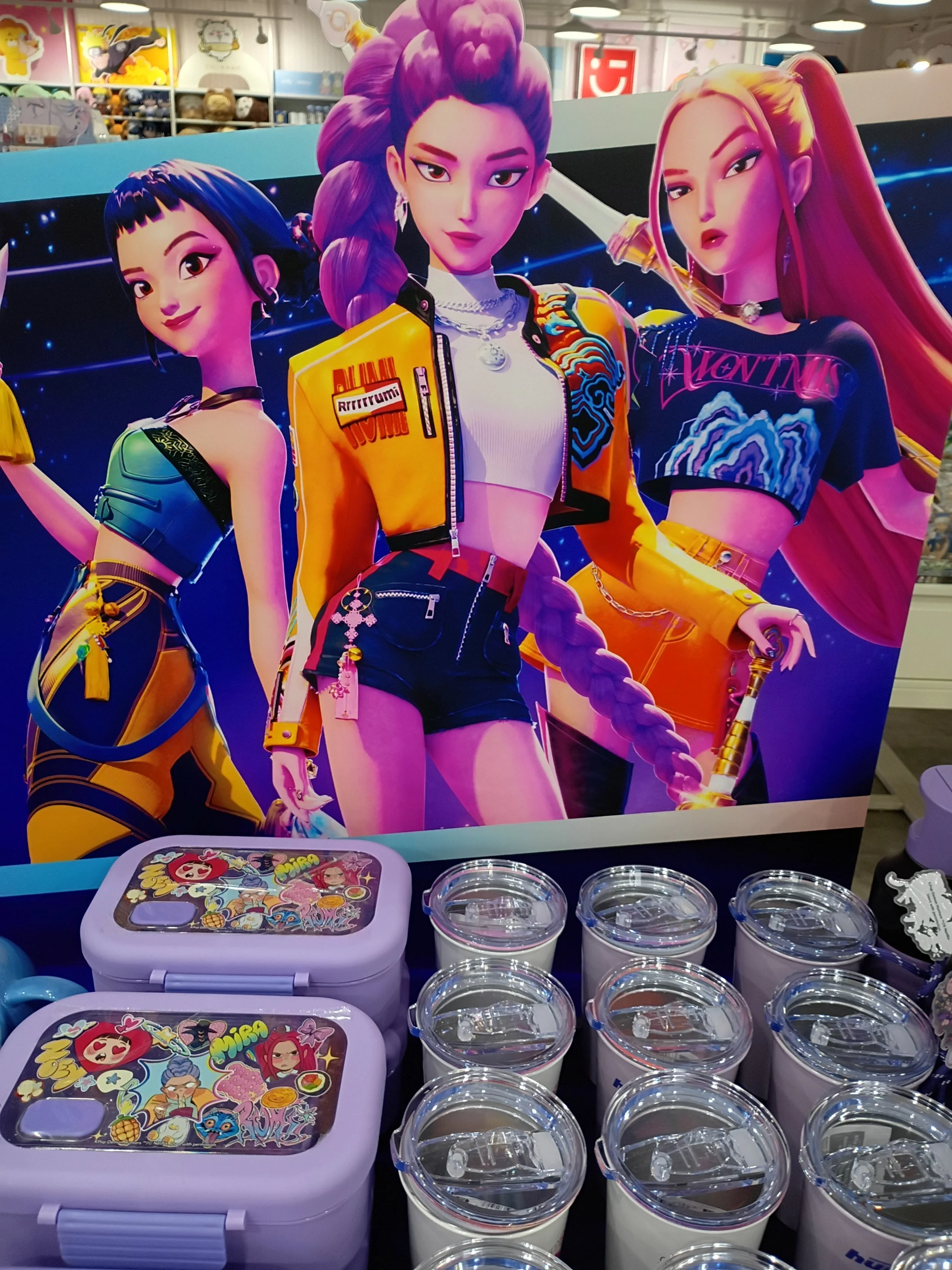 猎魔女团🉐显眼位置