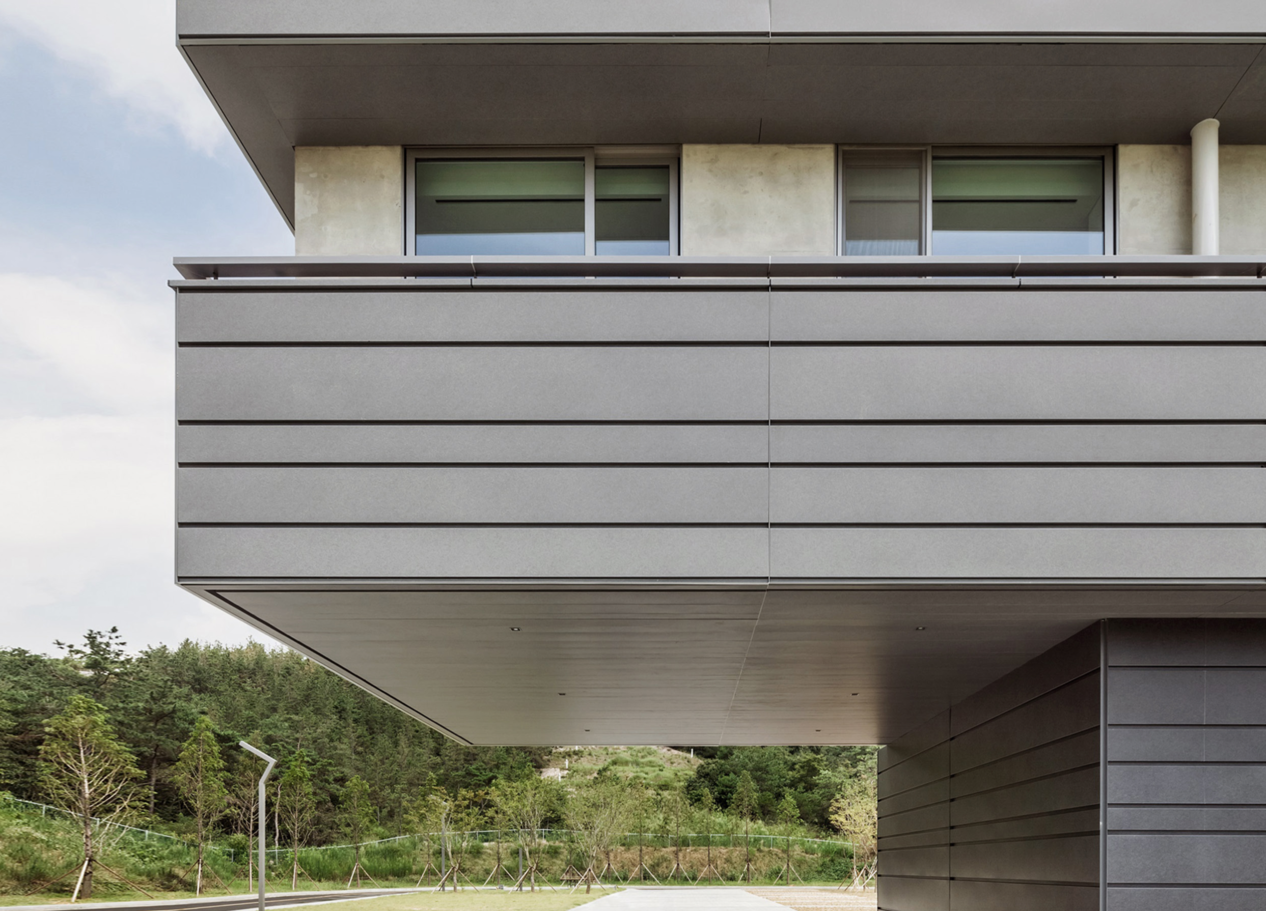 Lux Stone KiwiColour Prepainted Steel - Hero.png