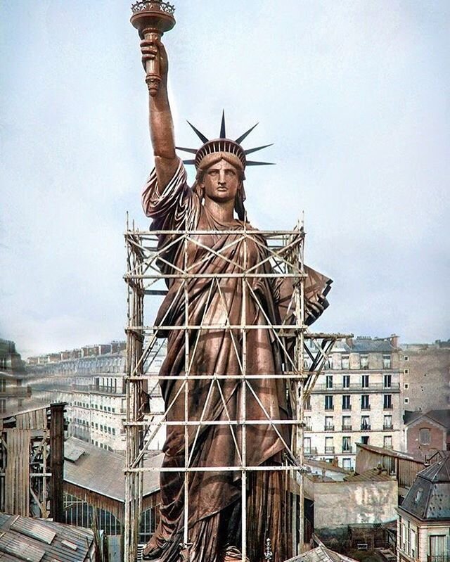 In Paris 🇫🇷, before the oxidation set in. Her nose is 4&rsquo;6&rdquo;. Now you know. .
.
.
#statueofliberty #nyc #liberty #paris #france #indy #317