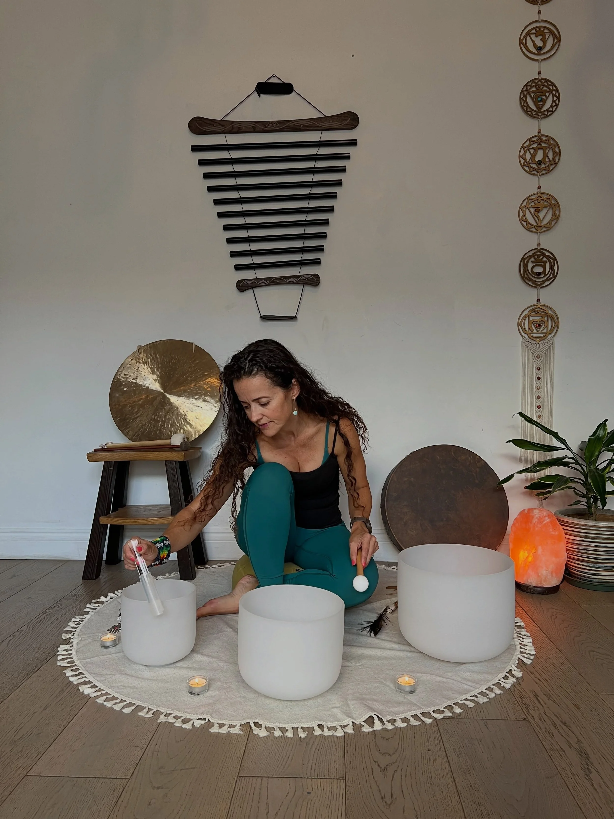 Thank you thank you thank you to the wonderful people that come to my community hall classes! 🙏🏼✨

Last night I shared with them via WhatsApp group that I would be hosting my first ever official Sound Bath&hellip; the response melted my heart, all 