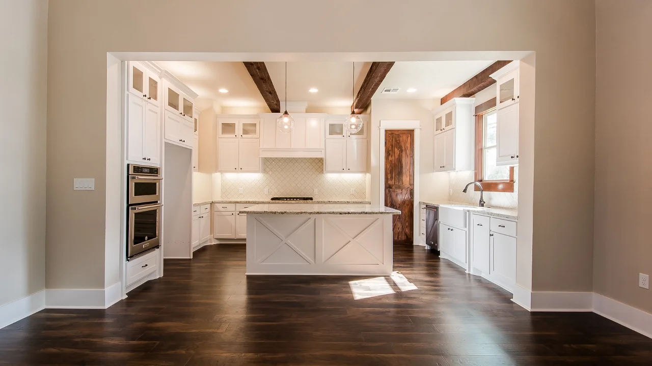 04 - Kitchen-3274 (1280x720).jpg