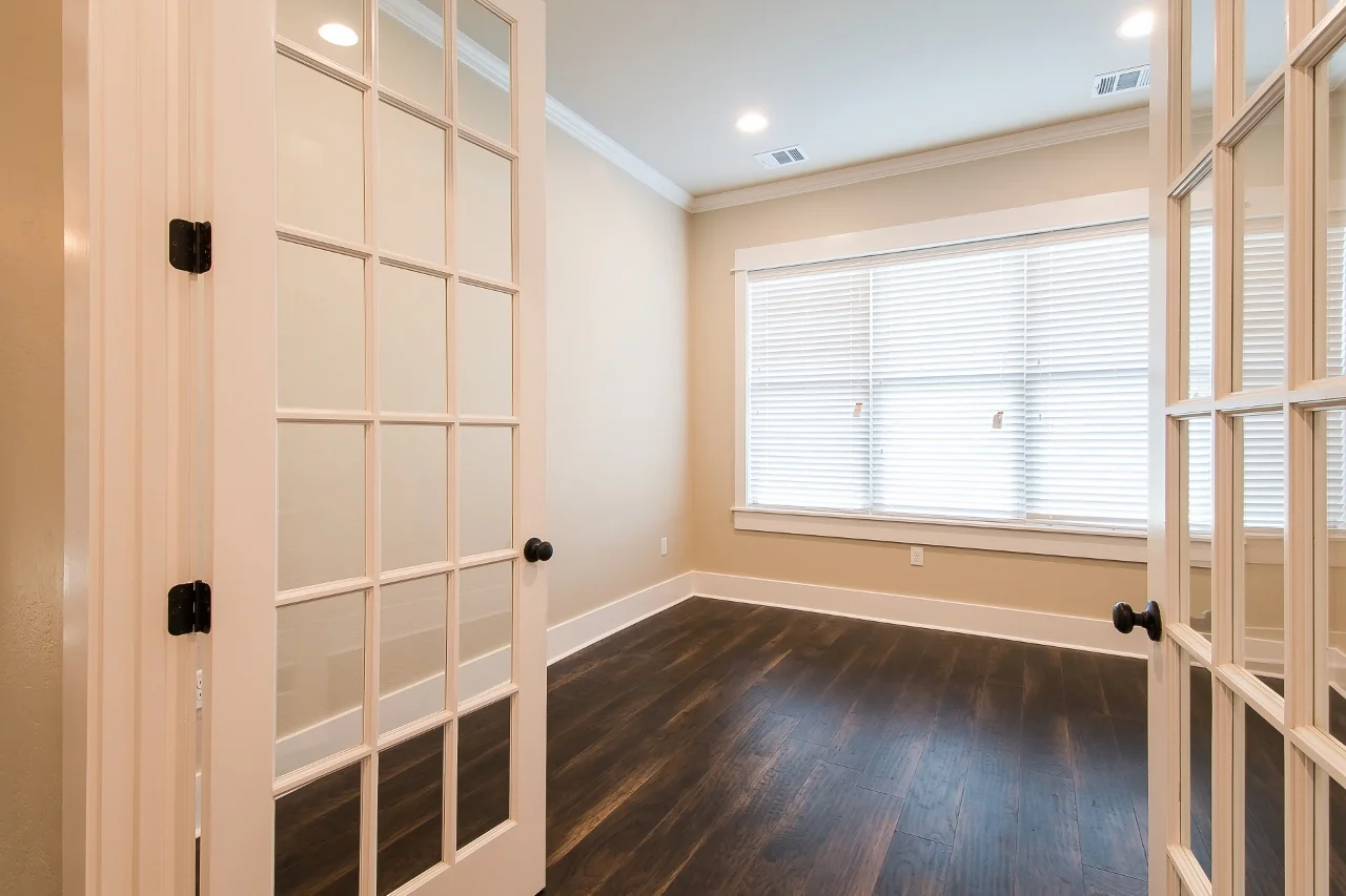 05 - Office-3296 (1280x853).jpg