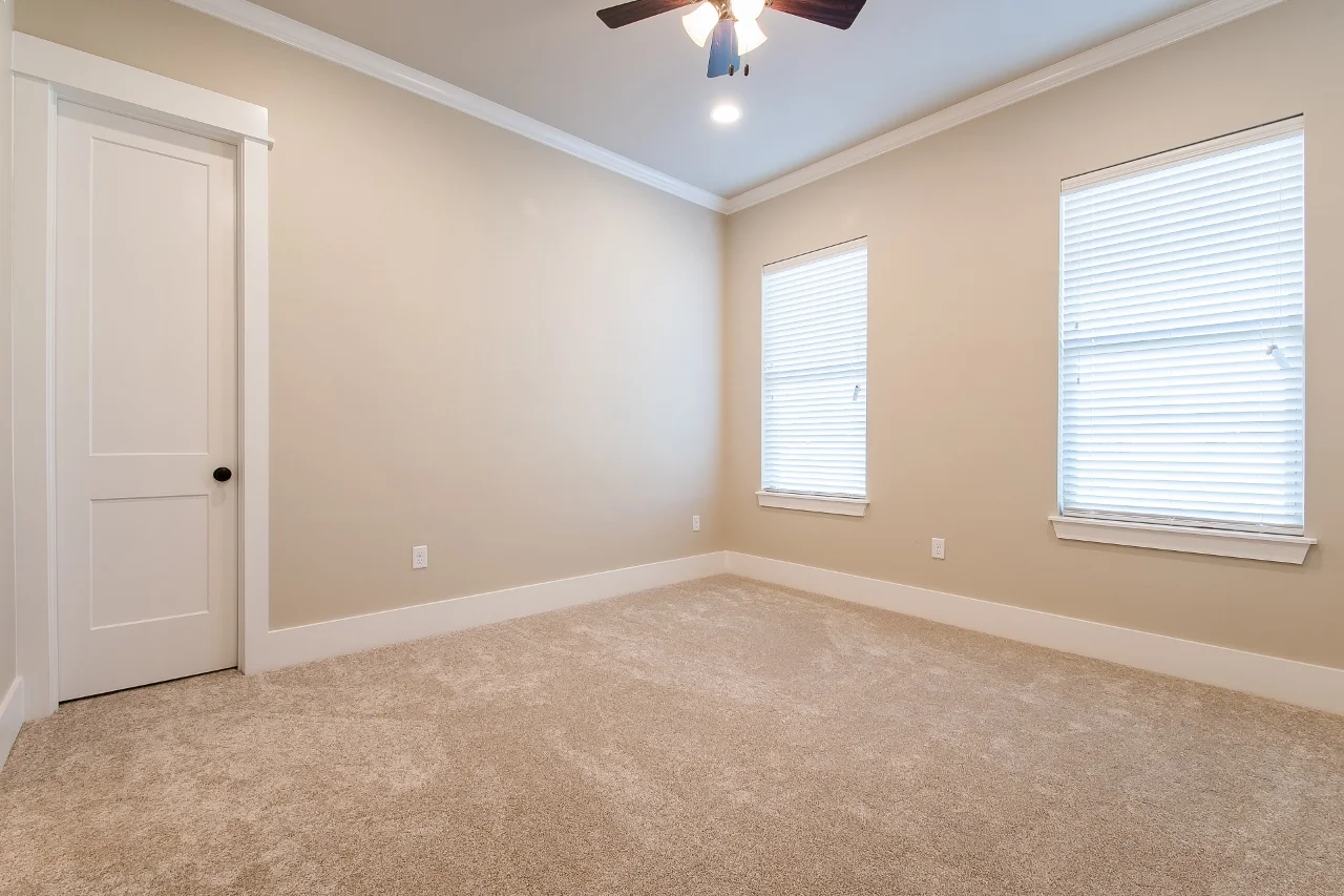 10 - Bedroom 2-3325 (1280x853).jpg