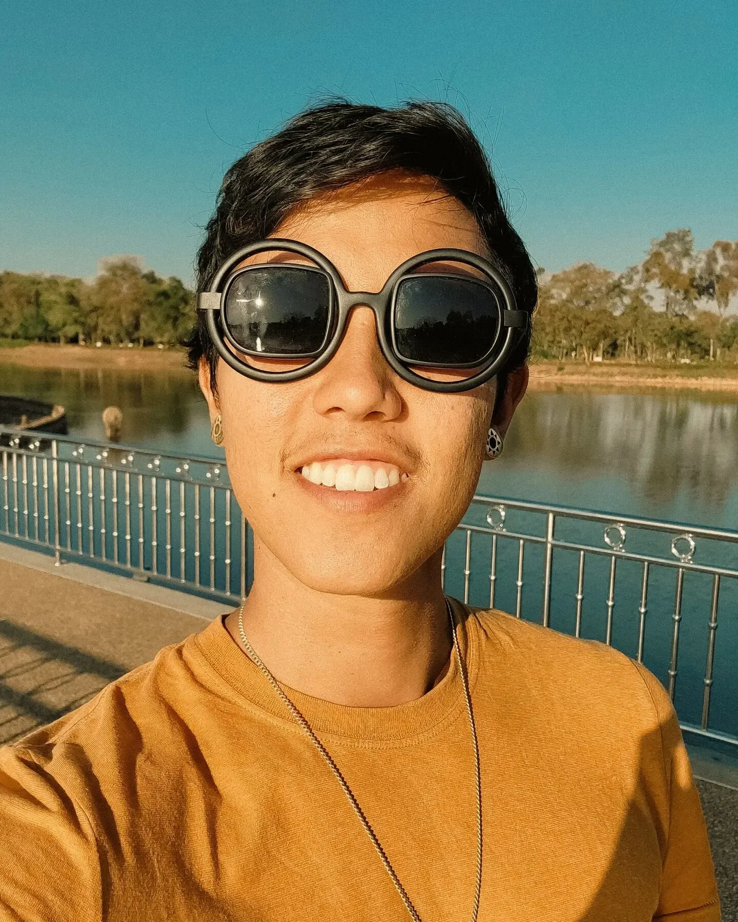 Body Based Healing pt 2

Exploring my emotions in a body based way was a game changer to my healing. I was taught how to slow down and truly feel my emotions and all the sensation they brought to my body. I was also taught how to feel the discomfort 