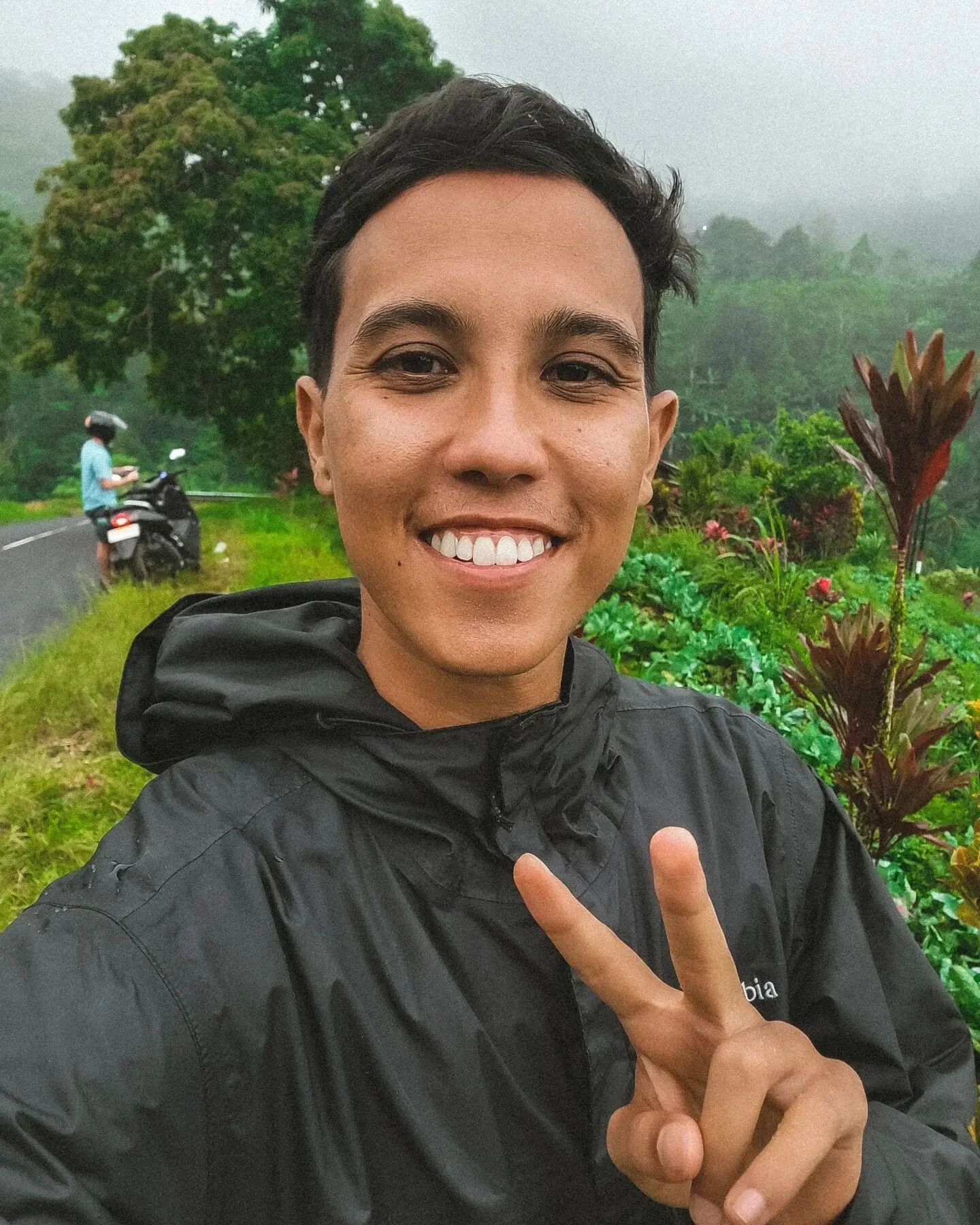 One of the main pillars of my purpose in life is to share practices that have worked for me and to share my experiences around healing in ways that inspire something similar in you. I hope to share in such ways so that you too can release yourself fr