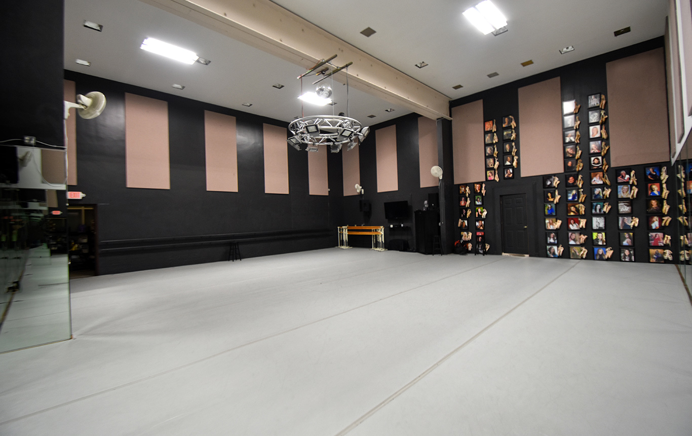 CenterStage-4.jpg