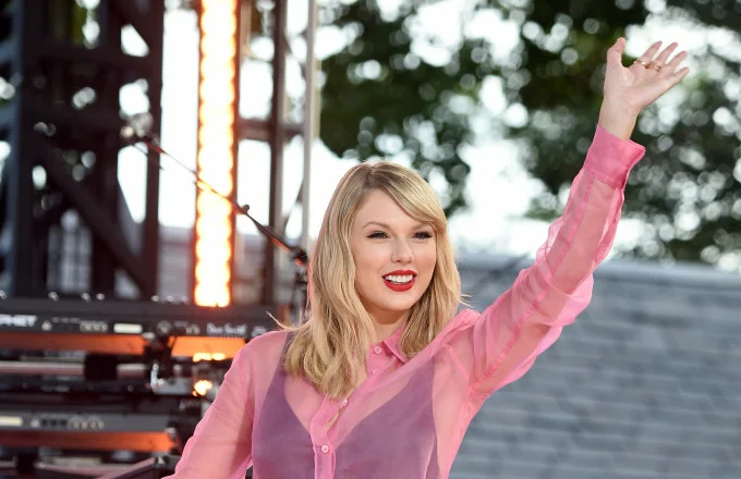 taylor-swift-gma.jpg