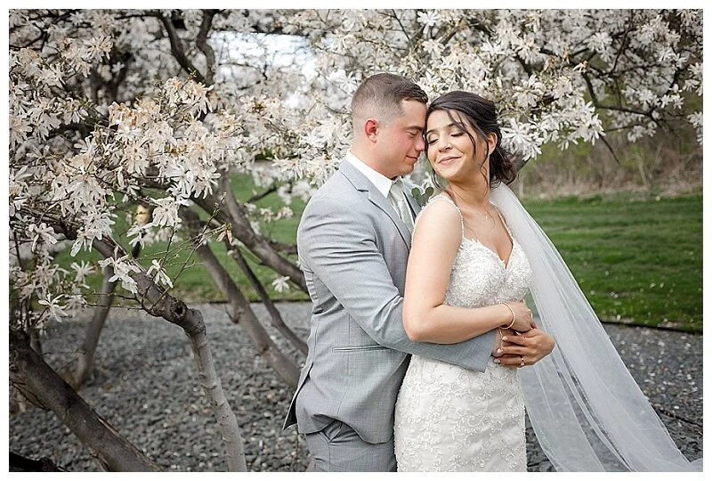 Photo: Cadenza Photo Imaging   |   Tux: Moments Tux Shop   |   Hair: Salon Refuge   |   Make-Up: Glam 2 Go QC