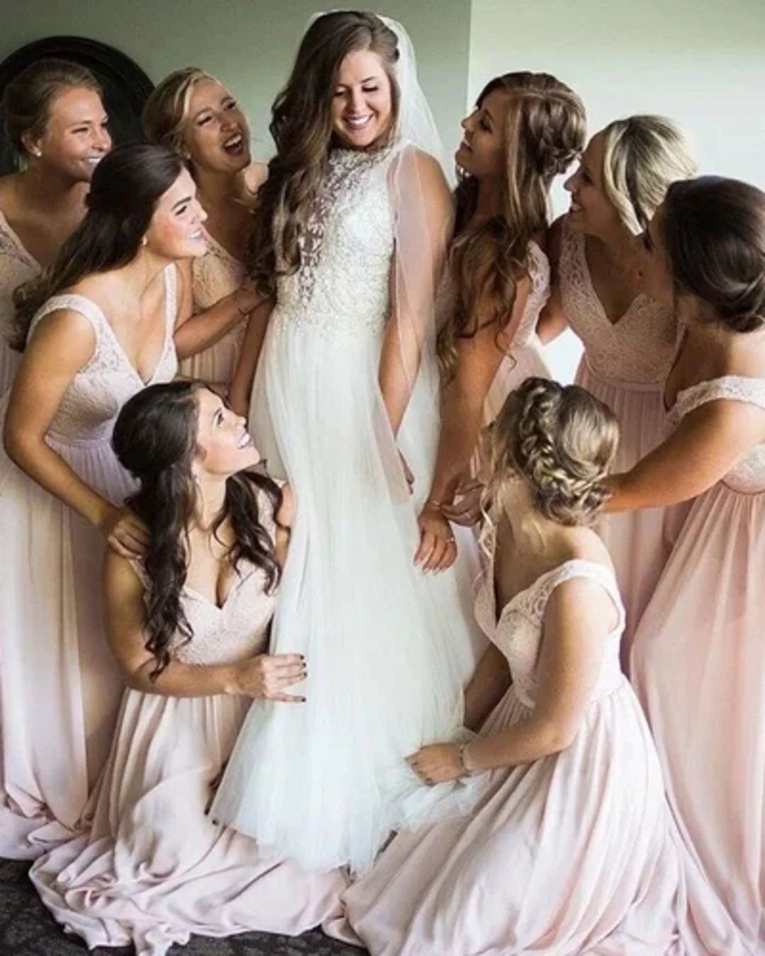 Princess vibes? Absolutely. 👑 @havenbeautycollectiveqc knows how to turn wedding-day hair dreams into reality ✨ 

#BridalHairGoals #blushingbride #bridedetails #bridestyle #engagedaf #illinoiswedding #iowawedding #isaidyes #qcbride #qcfindnow #qcwed