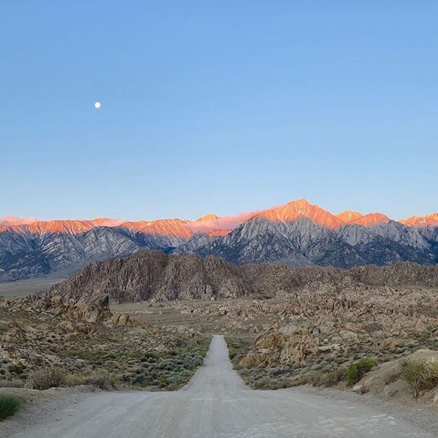 🤩 Sunrise in the Eastern Sierras. Repost by @oakcreekdispensary.. I love this area so much, as an extension of the mountain ranges and plants at home. Have you spent much time in exploring this area? Located in the gateway to it all, Native American
