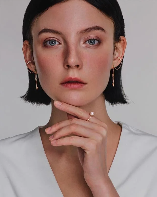 I see people on social media going  from one extreme to another. Those, who panicking over coronavirus, cleaning out shop shelves and at the other end of spectrum those, who don&rsquo;t give a damn about it, traveling to countries in quarantine (and 