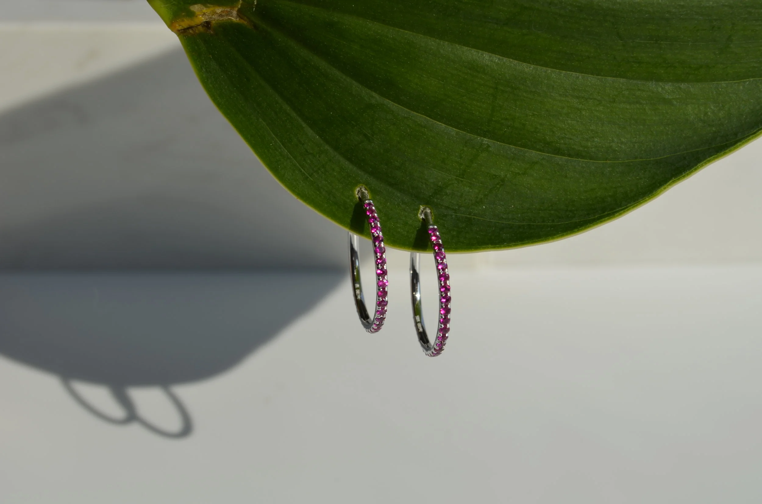 White gold rubies earrings
