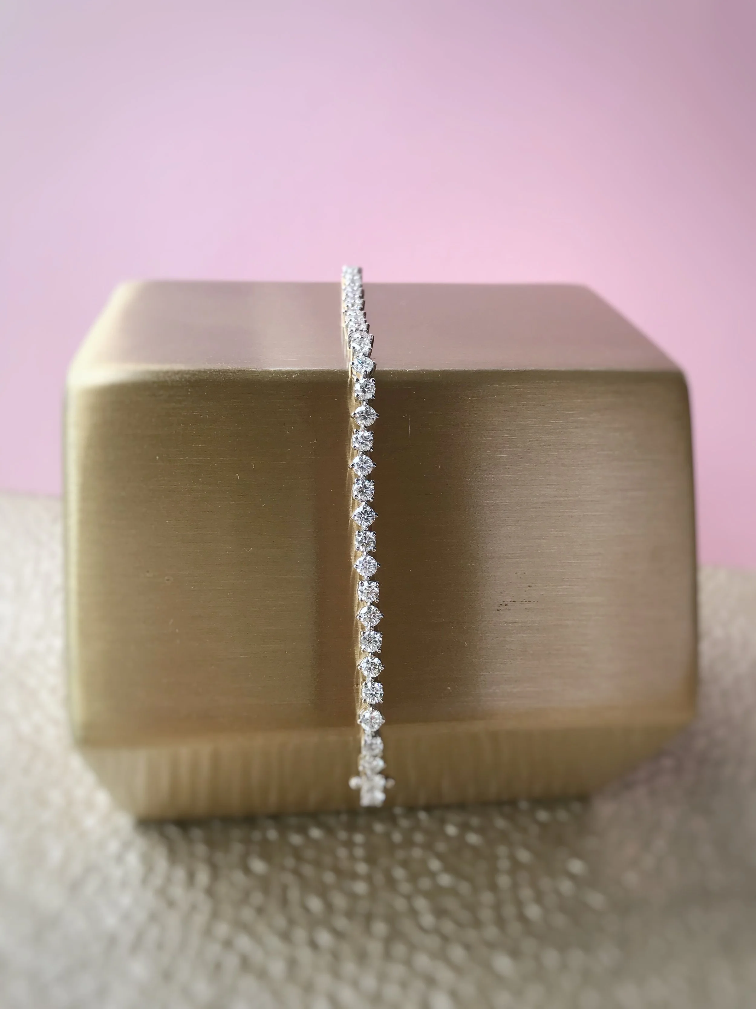White gold diamond tennis bracelet