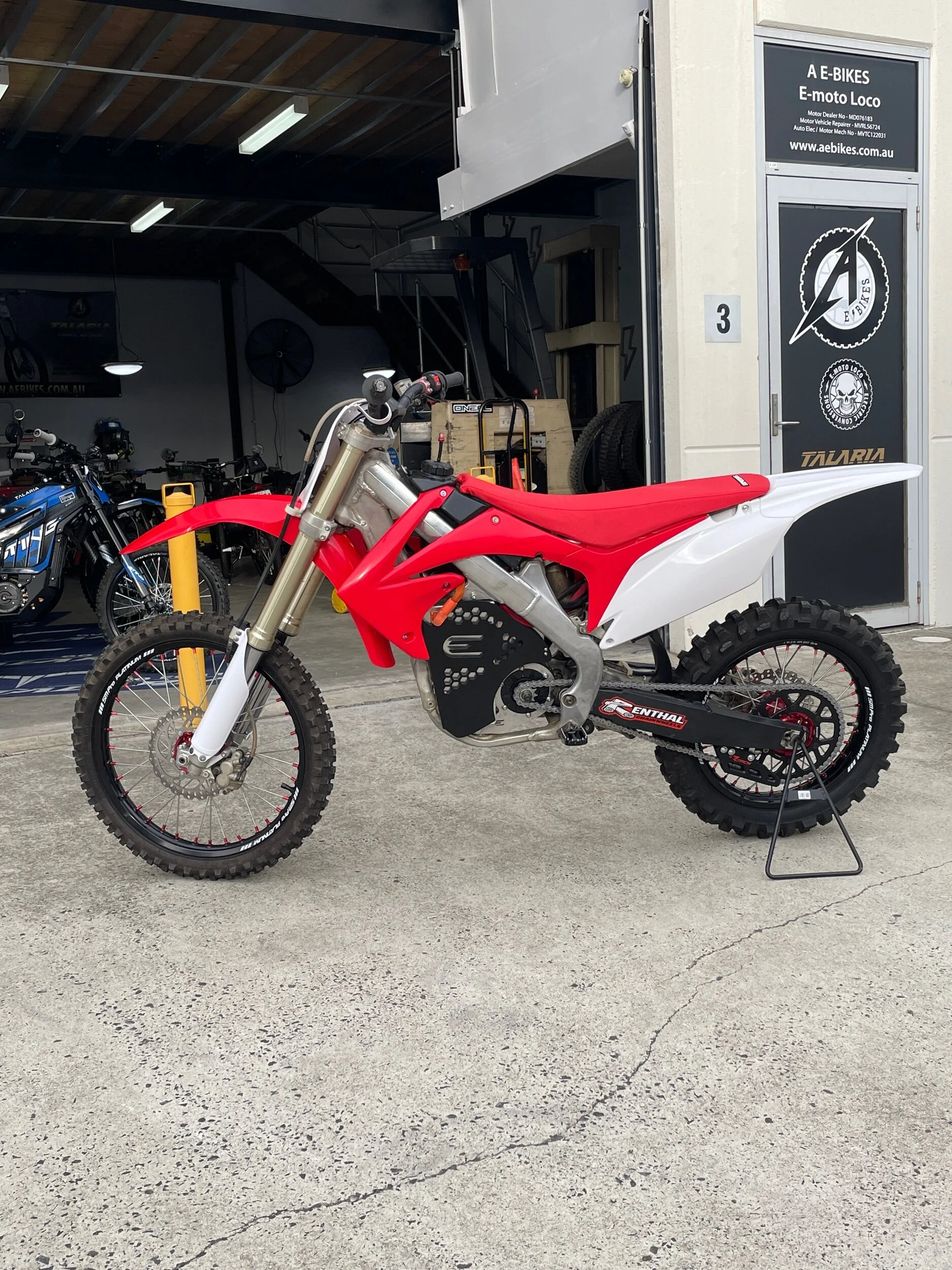 3C89E672-AE67-43FA-99D7-A4AD366AF1B1