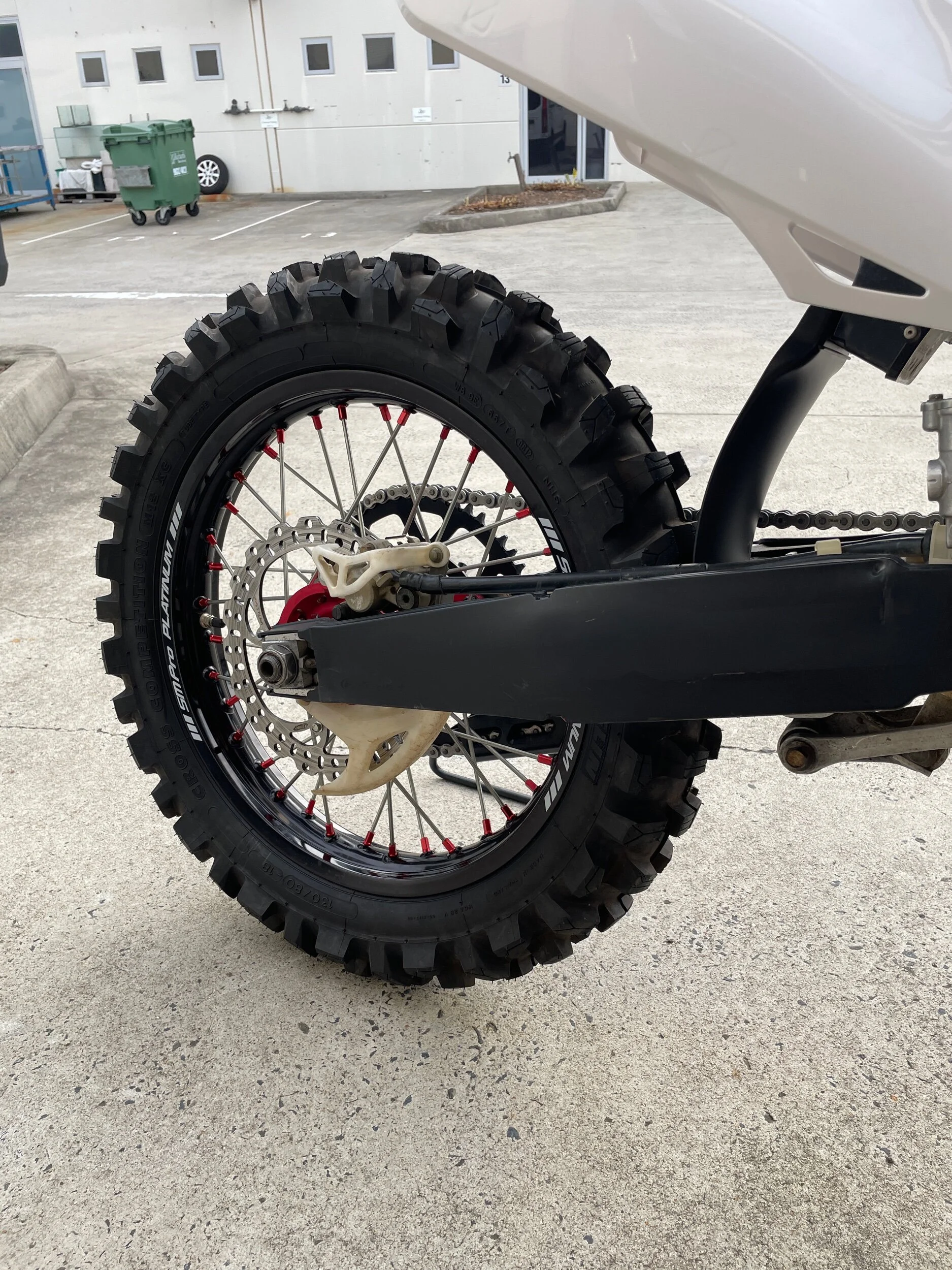 AE8D799A-8399-48A9-9226-93E4CE4A4DB9