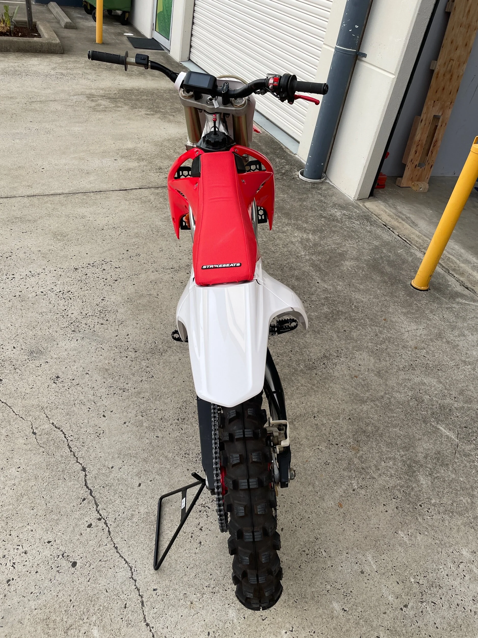 EE7AFA2F-060B-4C43-AAB8-04DBDD6CC19F