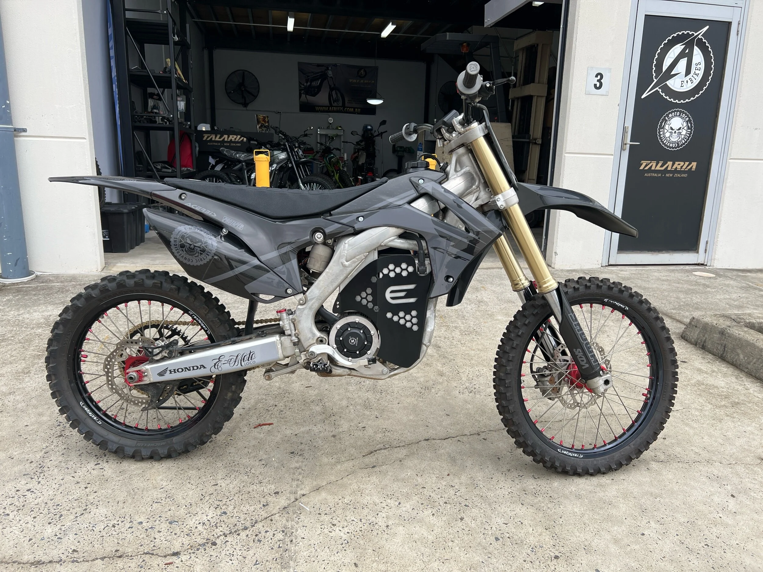 C23099E9-03DC-46AB-BE98-BF2505735C5C