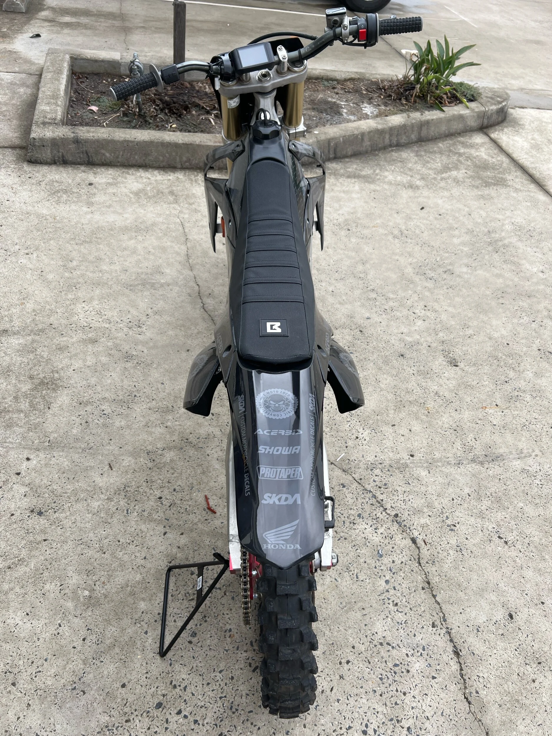 DAD90A2F-EEE1-434A-934E-612FFCCD1929