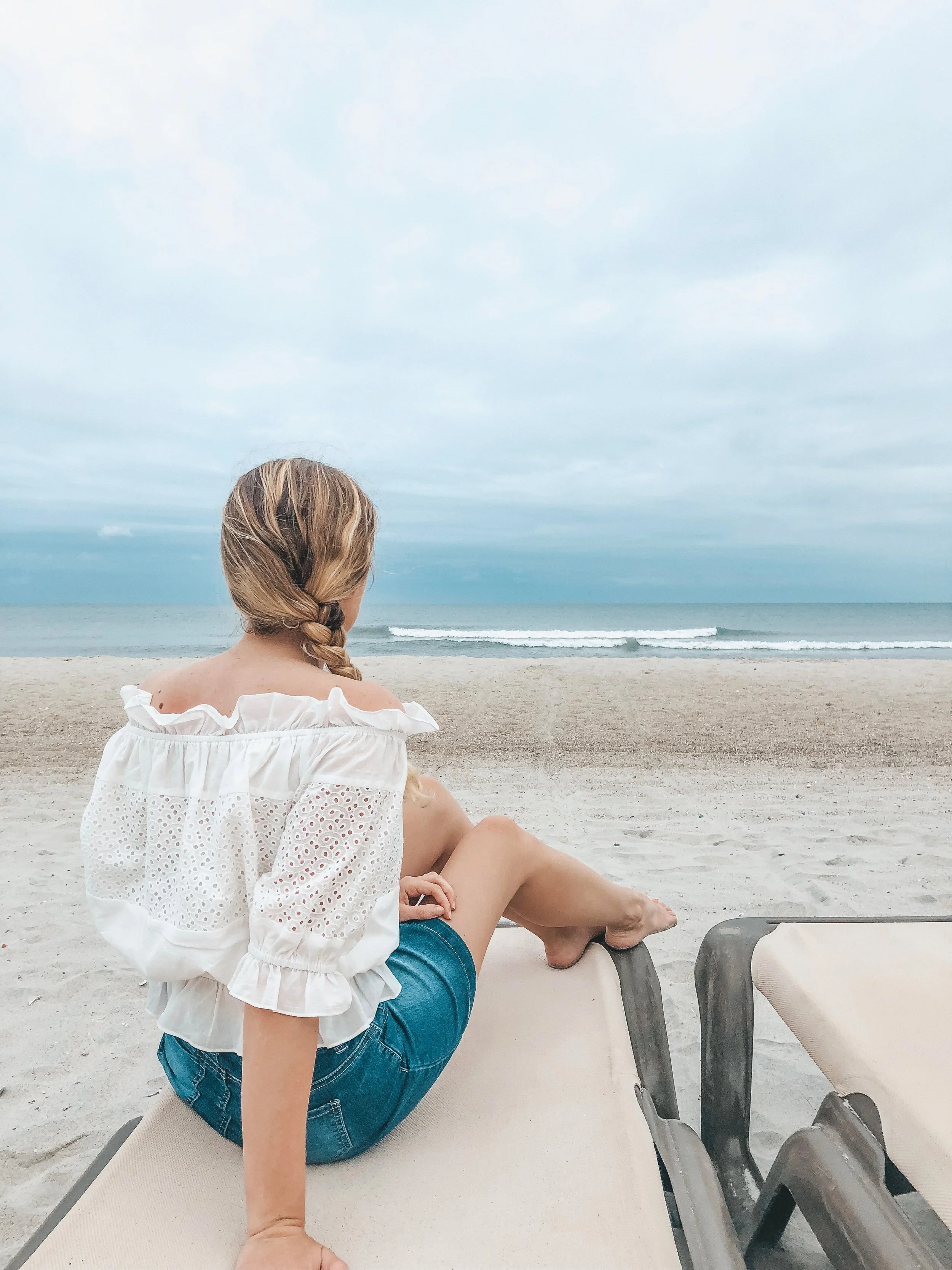 A Style Guide for Beach Days &amp; Pool Trips