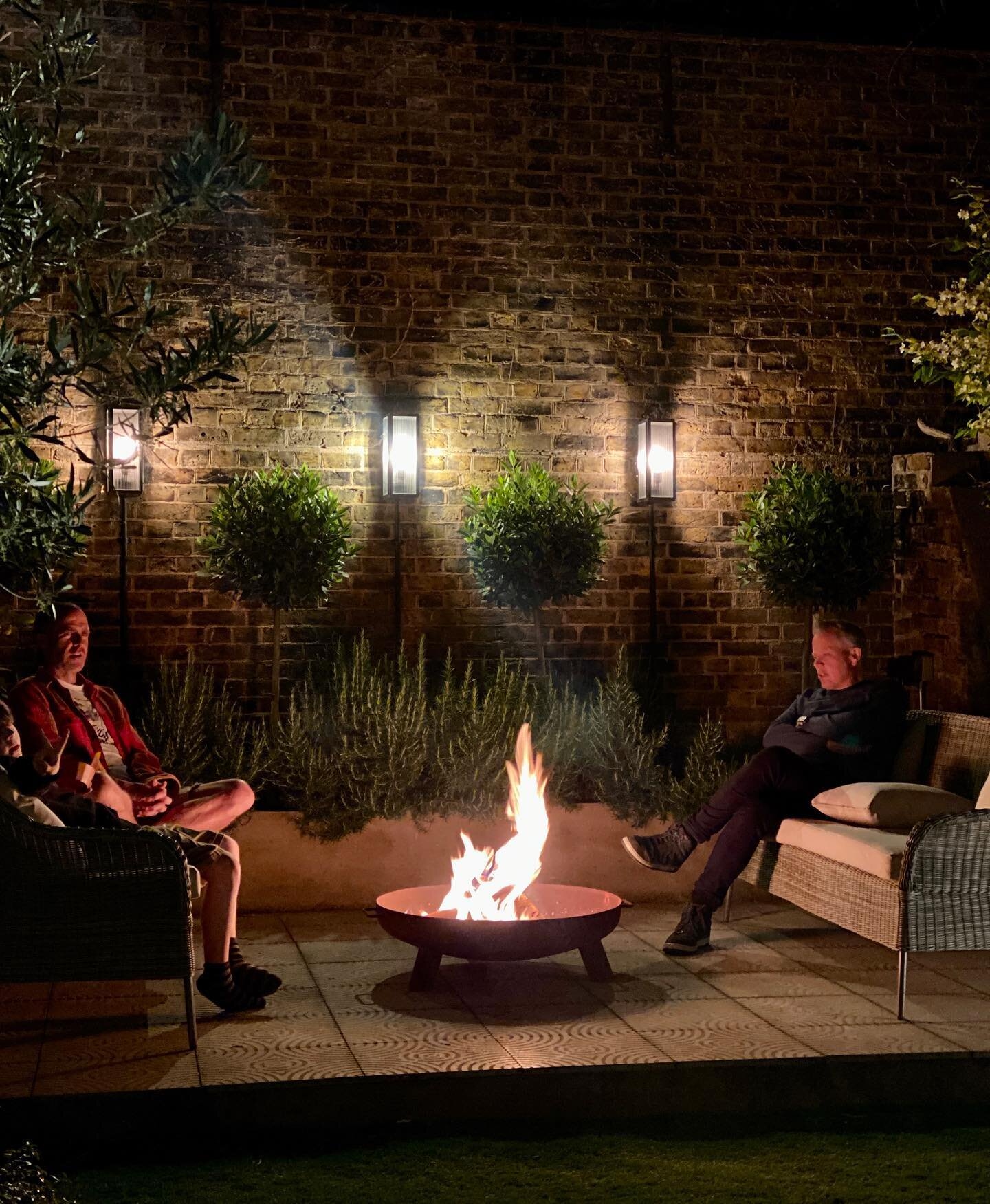 Last night we finally had the weather to entertain in the garden AND christen the new fire pit too! Cocktails (Cocchi Rosa Spritzes and Pink French 75&rsquo;s since you asked), delicious Keralan food (no I didn&rsquo;t cook, we ordered in), catching 