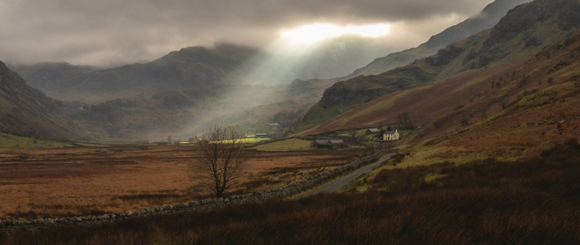 Light+Breaks+in+the+Snowdonia+Landscape.jpg
