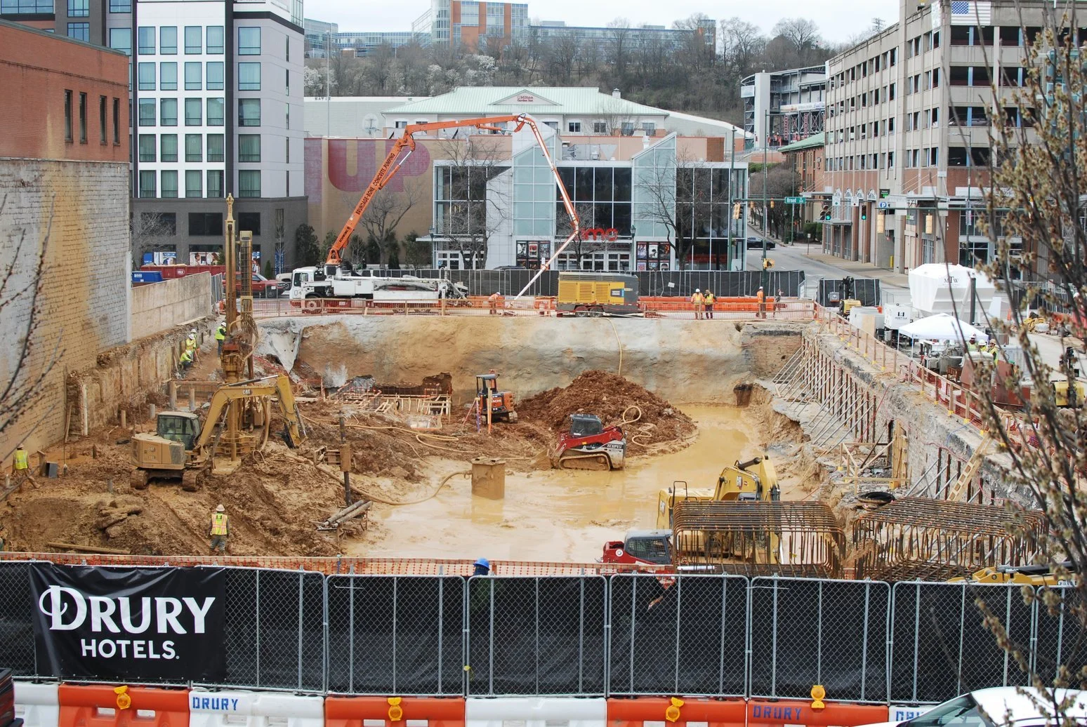 construction cite downtown chattanooga shot with the nikon d200 camera