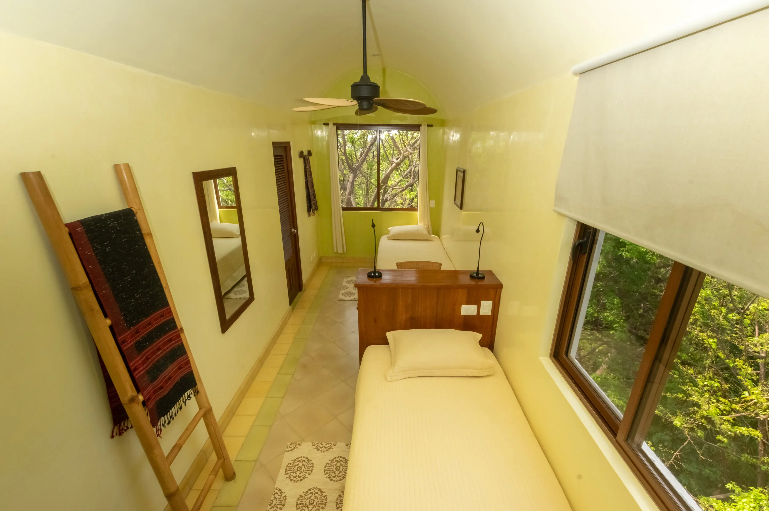 Chino LoriaIMGP7506.jpg