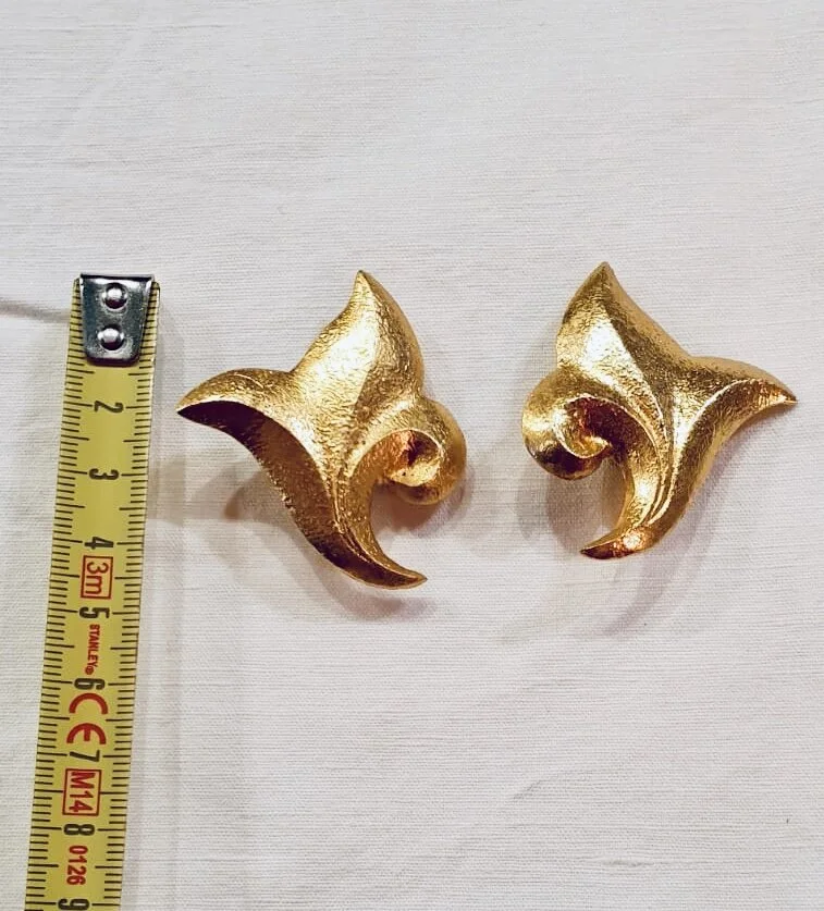 C252E39B-540F-4444-8712-D45E893D8FF7