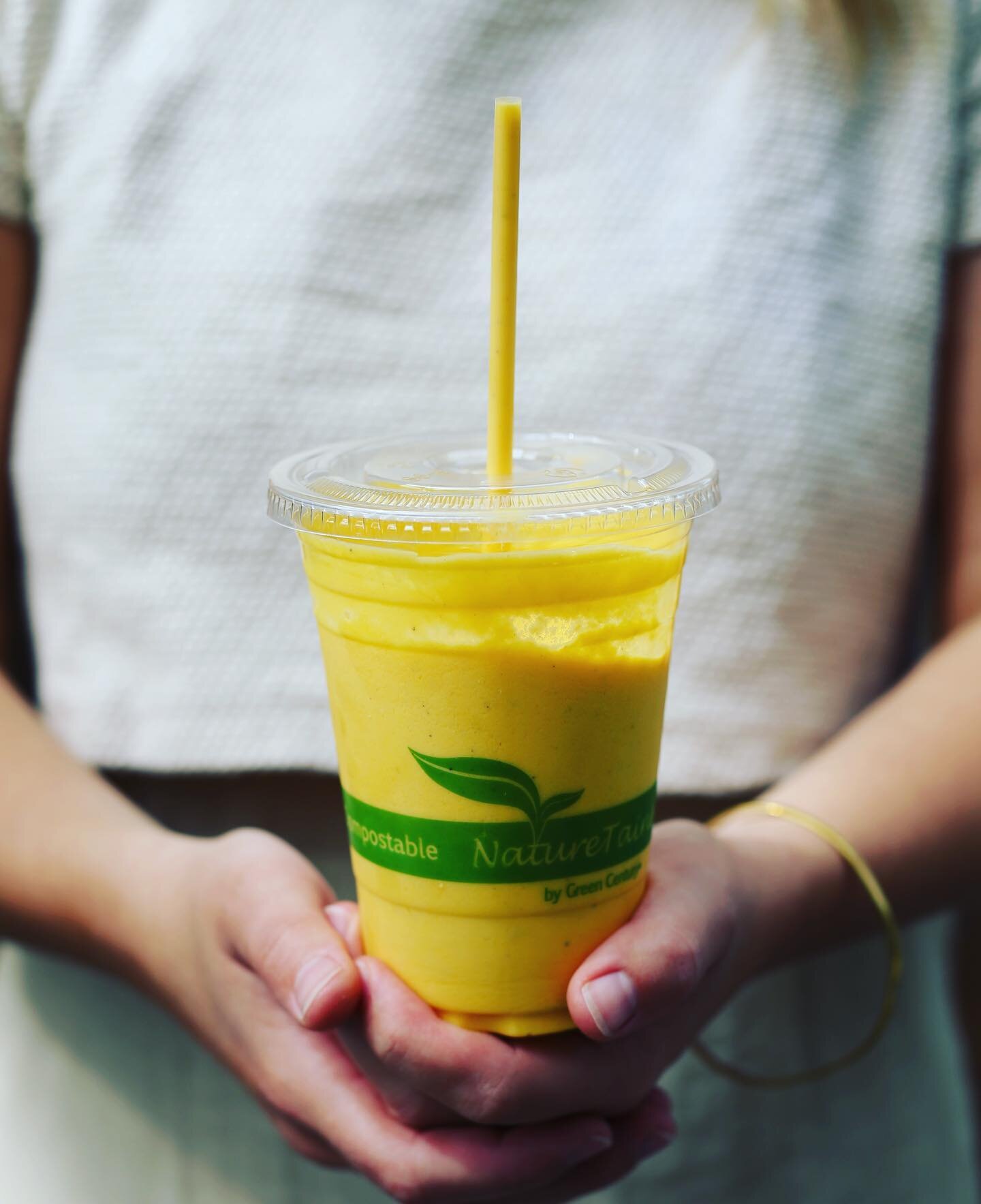 Grab our fermenter coconut mango lassi on the truck! Made with local company @blueheroncheese! We will be on commercial and Charles street today 😋😋😋 #eastiseast #plantbased #vegan #healthyfood #foodtruck