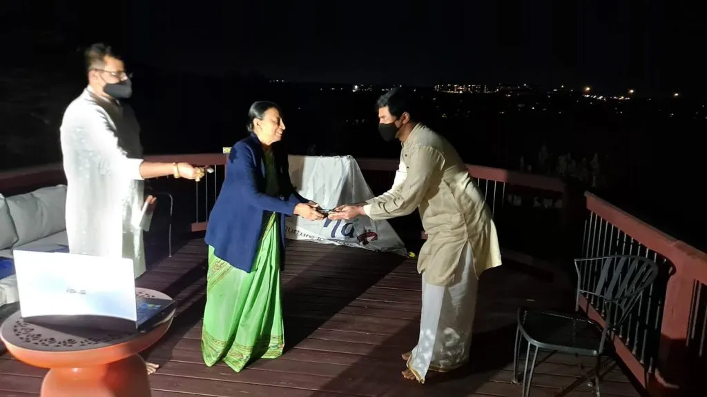 Receiving the Naada Guru award from Antarnaada, Austin, USA (2021)