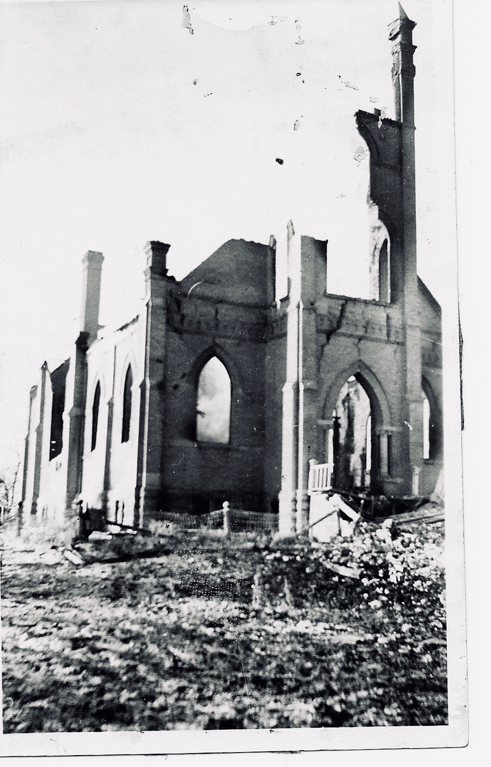 1928 On New Year’s Eve, the Gothic style church was destroyed by fire.