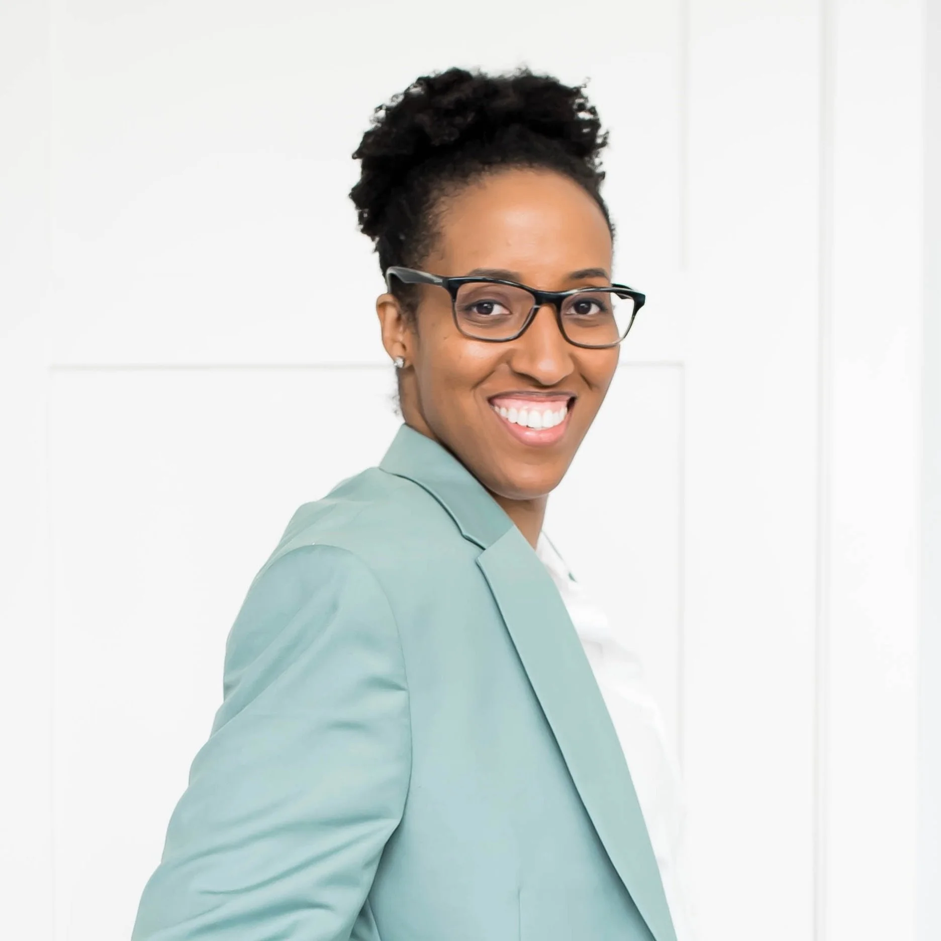 Hey there! 👋🏾 

It&rsquo;s been a long time, shouldn&rsquo;t have left you&hellip;⁣
⁣
My previous Instagram account may be gone, but the mission behind this space remains the same.⁣
⁣
For those of you who are new to me, I&rsquo;m Dr. Stephane Louis