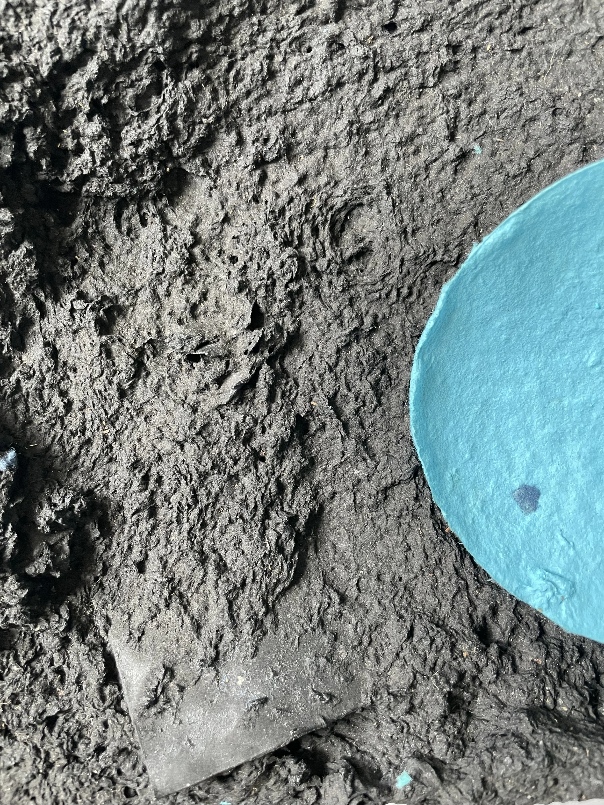 Detail of botton of the bucket.JPG