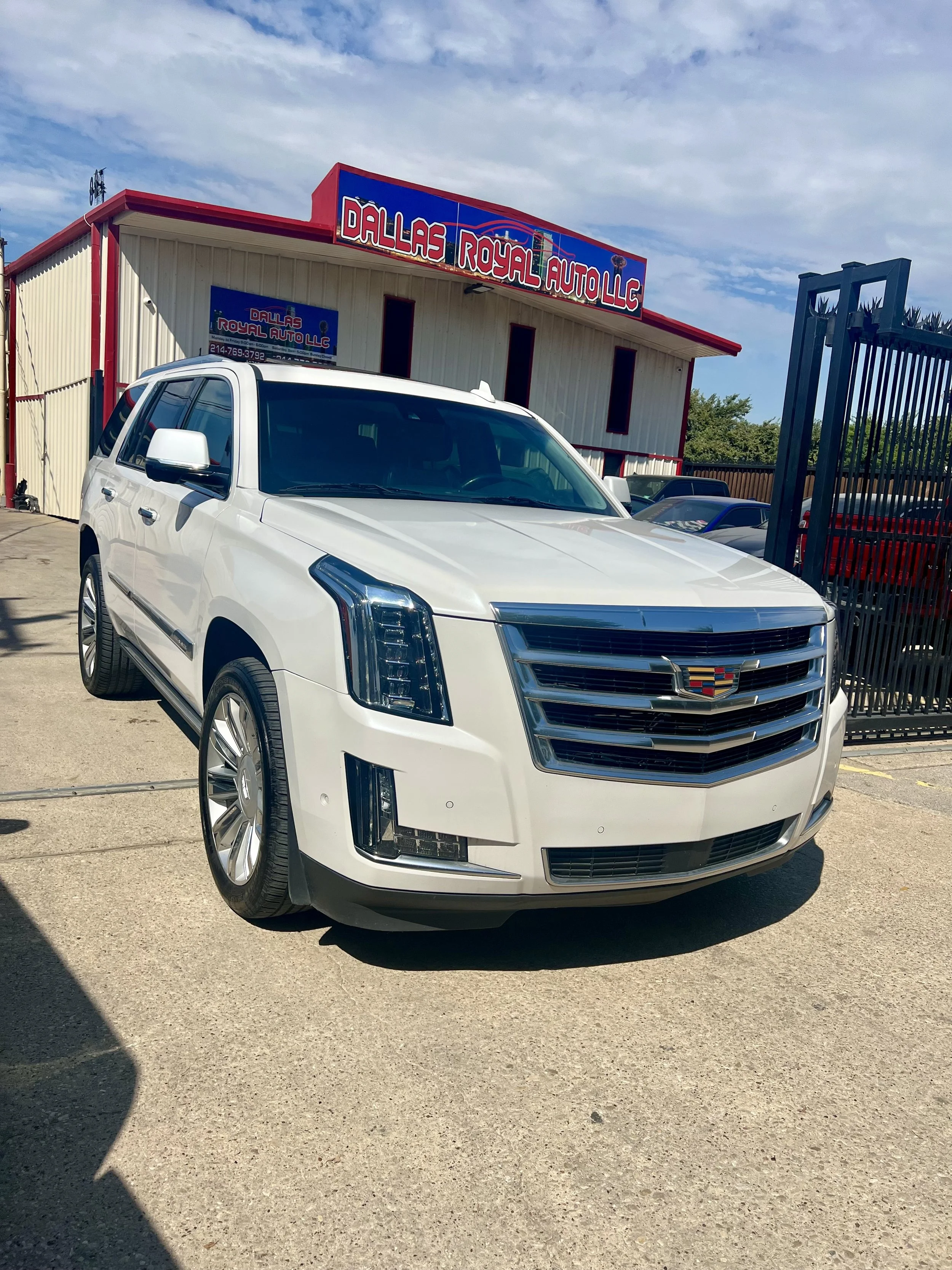 2017 CADILLAC ESCALADE