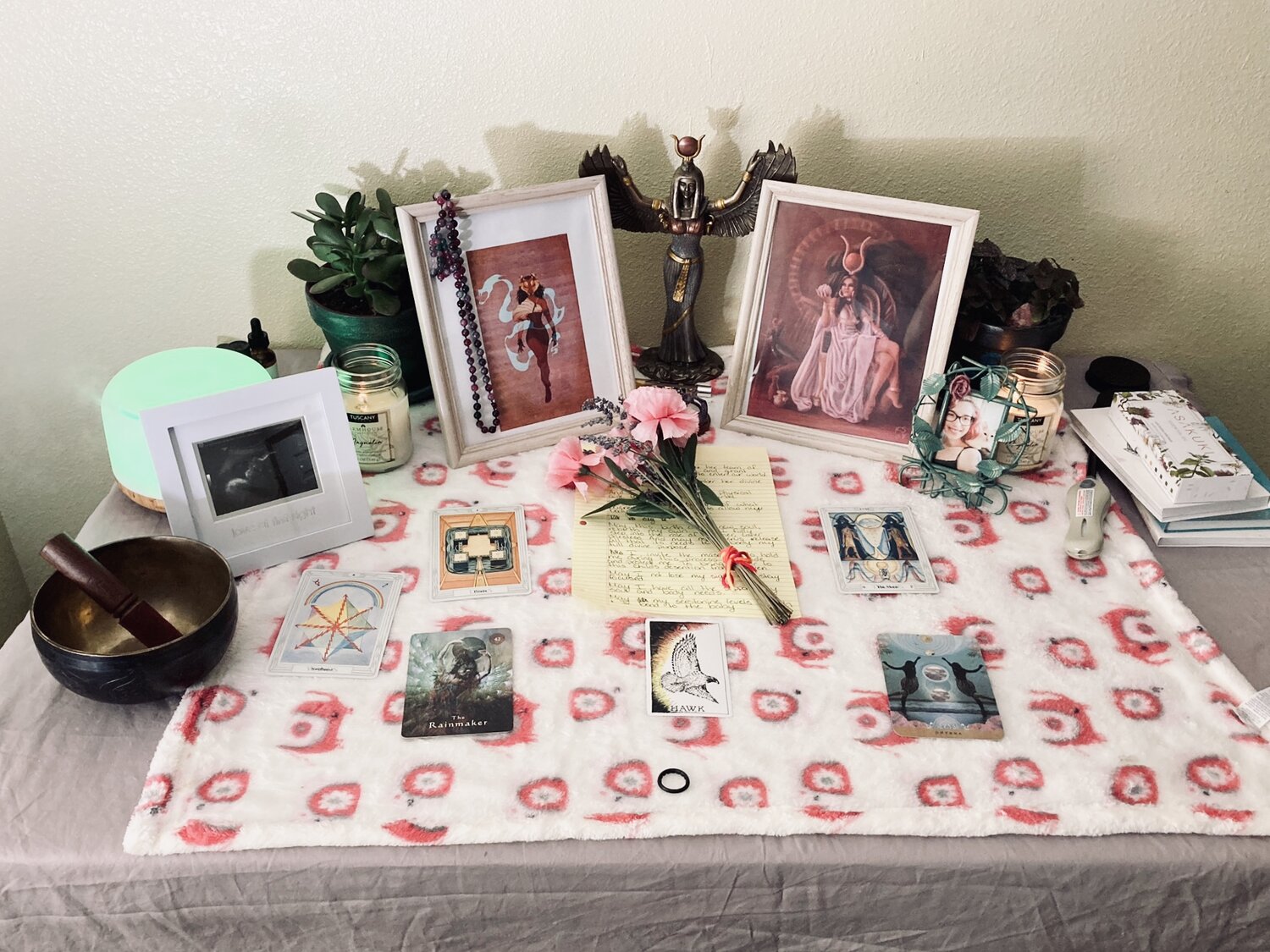 Spiritual midwifery in oregon, birth altar, birth intentions, birthing affirmations, tarot for labor and birth, goddess worship, goddess birthing, birth energy, positive intentions.