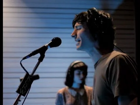 Tim Shiel with Gotye performing "Somebody That I Used To Know" on KCRW (2011)